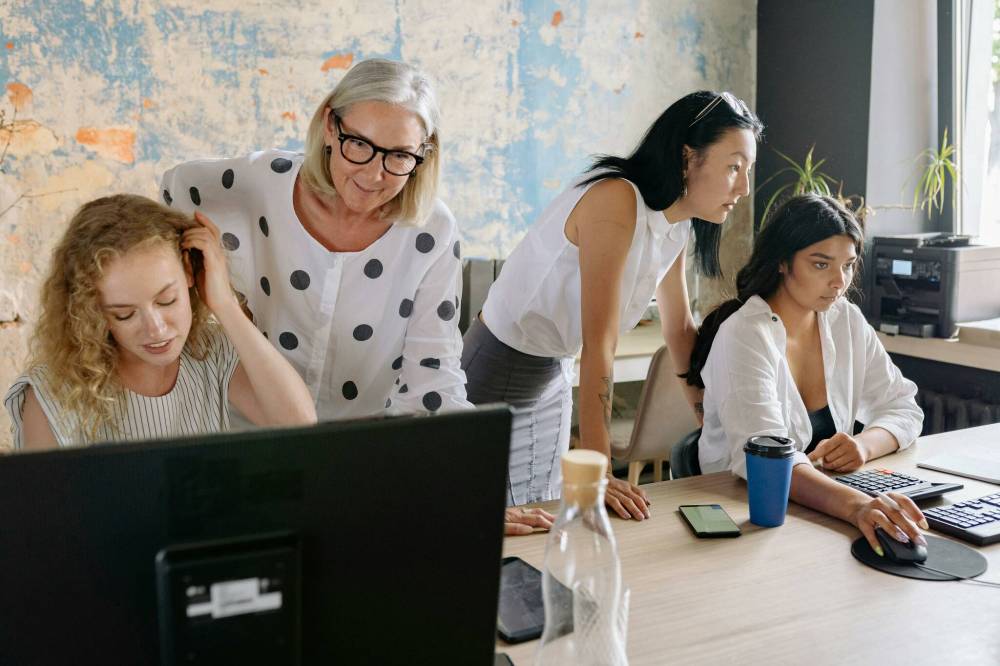 YAN KRUKAU / PEXELS
Achieving gender equality in work-life balance requires systemic change supported by policies and cultural shifts. Among the steps workplaces can take is to recognize invisible labour.