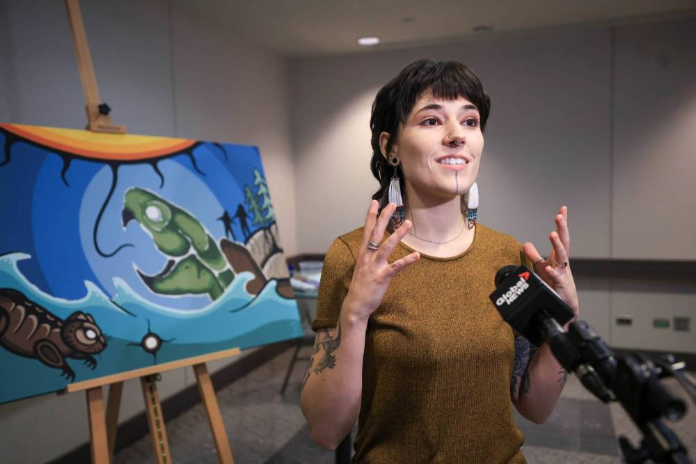 RUTH BONNEVILLE / FREE PRESS
Proulx’s mural, titled Returning to Our Roots, was unveiled at a public event Friday.