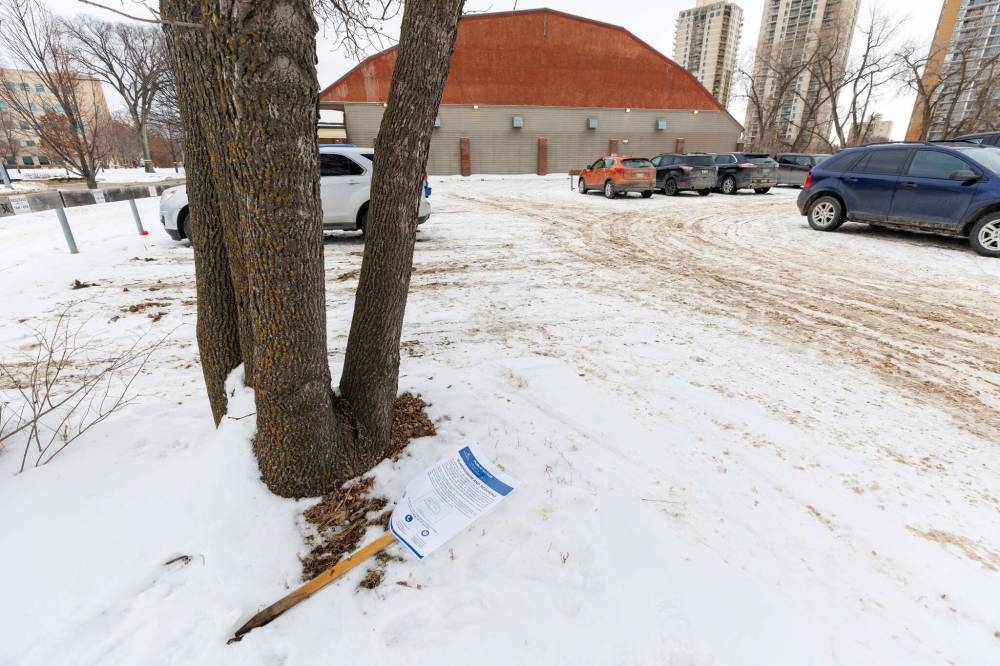 MIKE DEAL / FREE PRESS
The Granite Curling Club has started a petition to halt the city’s subdivision and rezoning application that would allow it to build a new 11-storey development in the same parking lot.