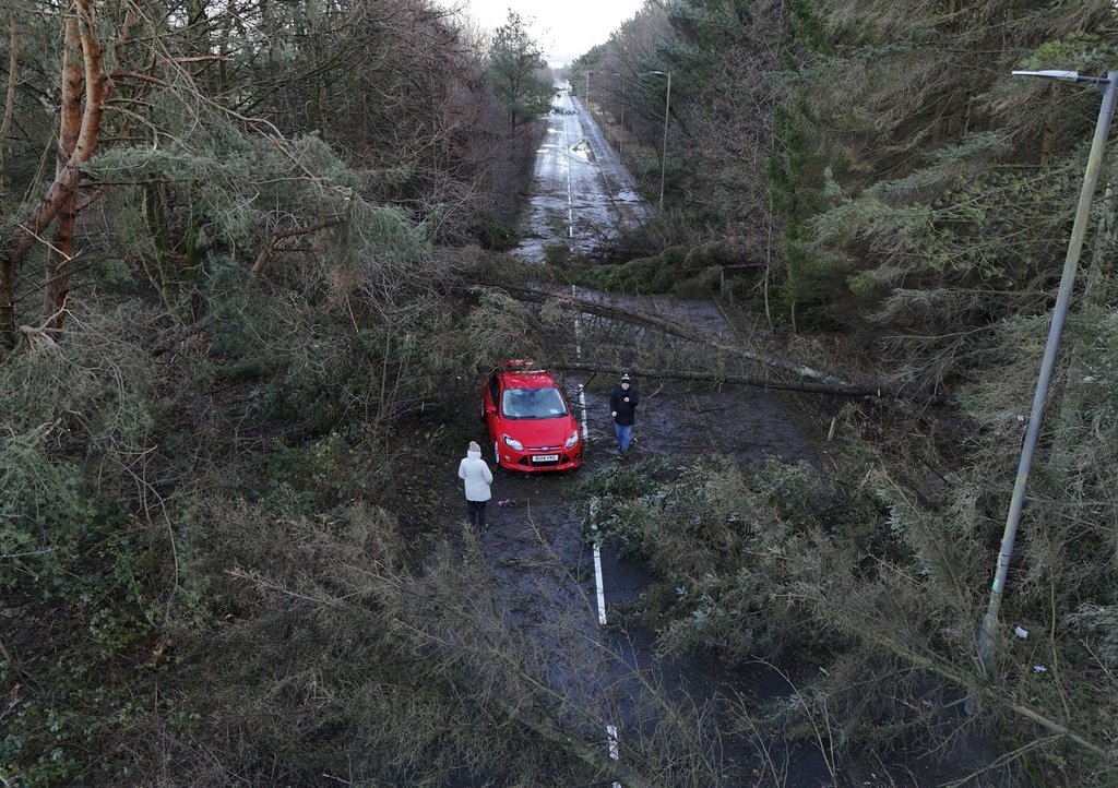 Thousands in Ireland still without power after Storm Éowyn, as more ...