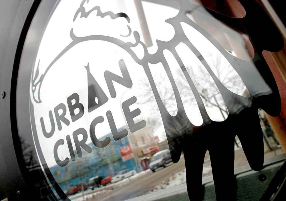 MIKE APORIUS / FREE PRESS FILES
Urban Circle Training Centre has partnered with Red River College Polytechnic to run an accredited diploma program that will equip graduates with academic and Indigenous cultural lessons.