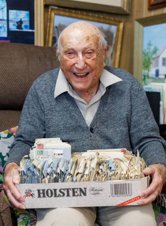 Len Van Roon, 103, wrote hundreds of love letters to his girlfriend Verna during the Second World War. The couple were married for 65 years. (Mike Deal / Free Press)