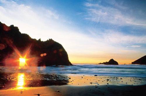 cnd-0831-big-sur1: Big Sur at sunset on the California coast. Beware: heavy fogs make frequent visits. With story by Neil Dunlop for CanWest travel package. (Photo handout)