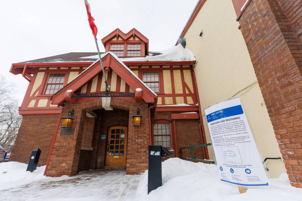 MIKE DEAL / FREE PRESS FILES
The Granite Curling Club says without its parking lot, it can’t survive.