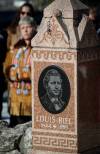 JOHN WOODS / FREE PRESS FILES 
                                Louis Riel&rsquo;s gravesite at the St. Boniface Cathedral.