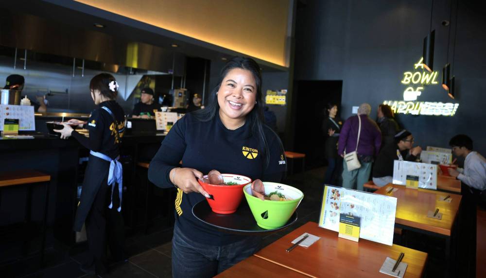 Ruth Bonneville / Free Press
Samantha Chong, Kinton Ramen franchise specialist at the new location in southwest Winnipeg.