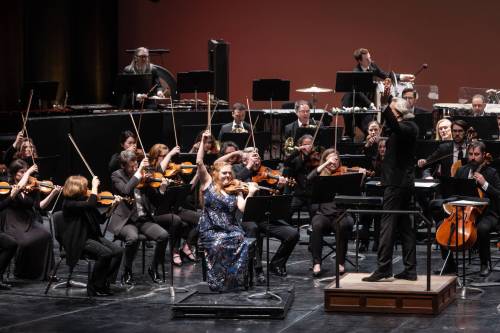 MATT DUBOFF PHOTO
                                Winnipeg Symphony Orchestra conductor Daniel Raiskin leads renowned violinist Rachel Barton Pine during the WSO&rsquo;s Thursdays Classics series at the Centennial Concert Hall.
                                MATT DUBOFF PHOTO Winnipeg Symphony Orchestra conductor Daniel Raiskin leads renowned violinist Rachel Barton Pine during the WSO&rsquo;s Thursdays Classics series at the Centennial Concert Hall.