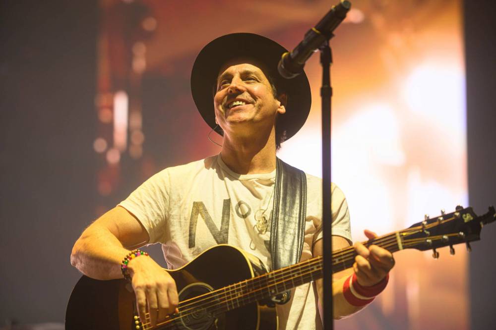 MIKE SUDOMA / FREE PRESS
Thirty years on, Our Lady Peace’s frontman Raine Maida proved Friday night at Canada Life Centre that he’s still got it.