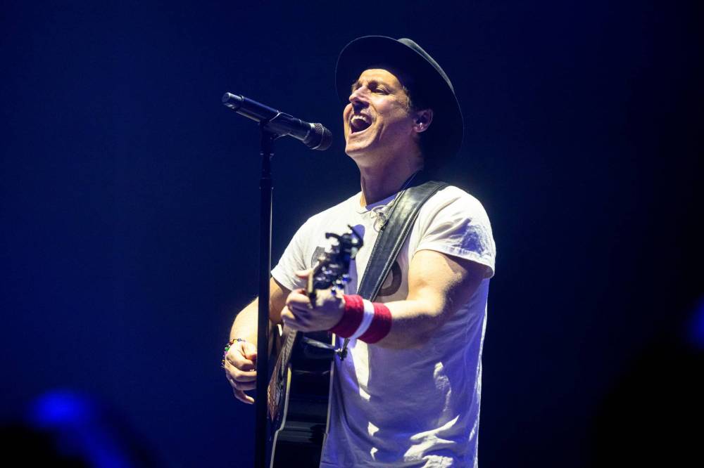 MIKE SUDOMA / FREE PRESS
Frontman Raine Maida performs Friday night as Our Lady Peace brings their 30th anniversary tour to Canada Life Centre.