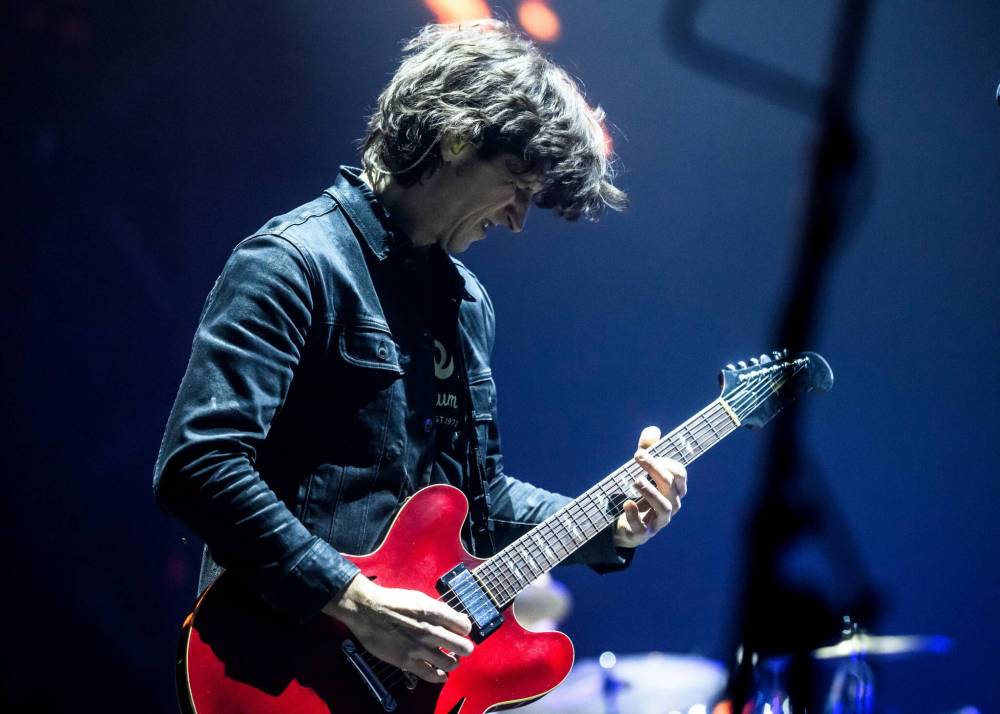 MIKE SUDOMA / FREE PRESS
Our Lady Peace guitarist Steve Mazur performs Friday.