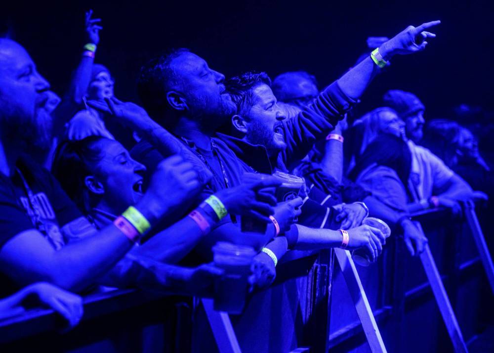 MIKE SUDOMA / FREE PRESS
Fans sing and move along to their favourite hits as Our Lady Peace brings their 30th anniversary tour to Canada Life Centre Friday.