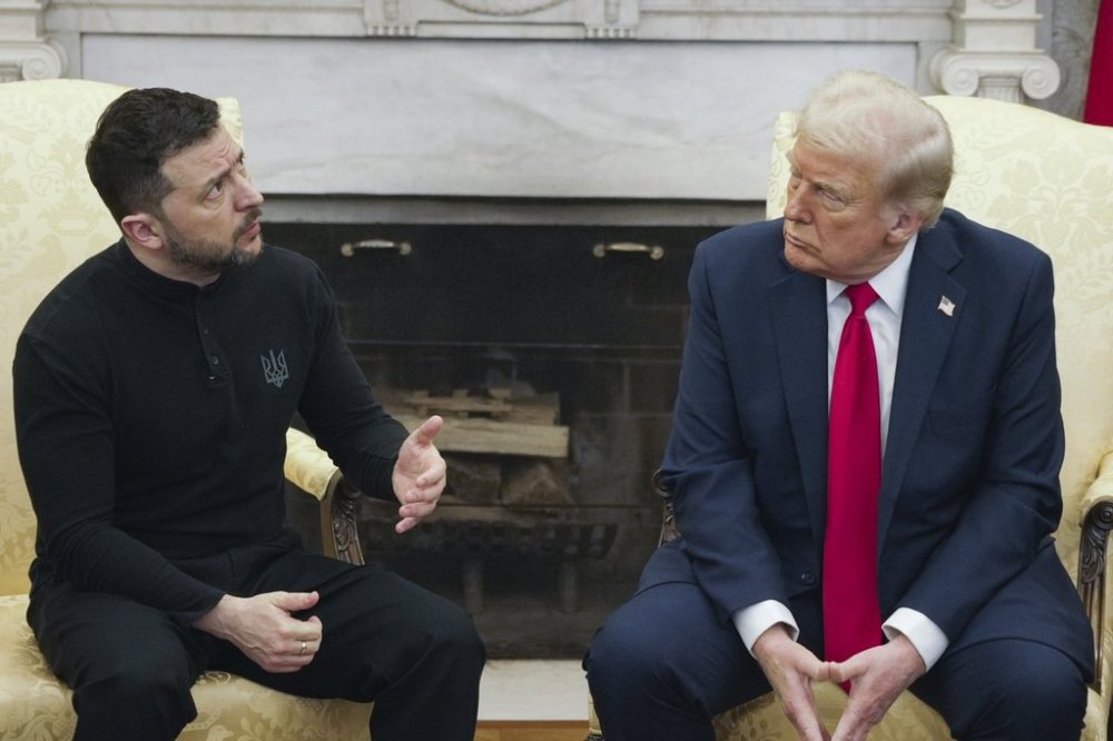 President Donald Trump, right, meets with Ukrainian President Volodymyr Zelenskyy in the Oval Office at the White House, Friday, Feb. 28, 2025, in Washington. (AP Photo/ Mystyslav Chernov)