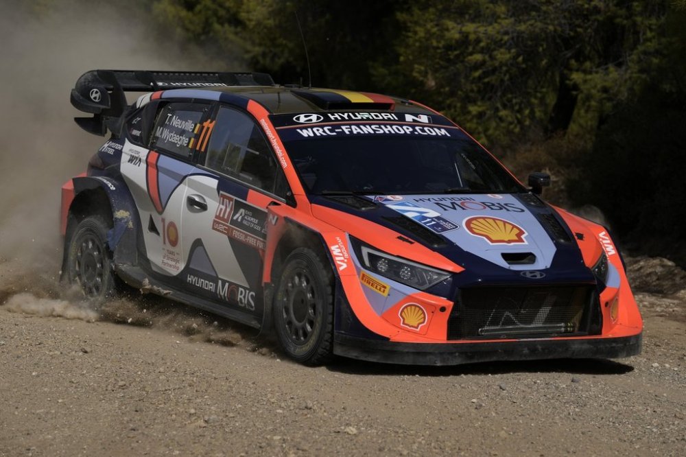 FILE - Belgium's Thierry Neuville and his co-driver Martijn Wydaeghe in a Hyundai i20 N Rally1 Hybrid compete during a special stage of WRC Acropolis Rally in Thiva, some 90 kilometers (56 miles) north of Athens, Greece, Sept. 7, 2024. (AP Photo/Thanassis Stavrakis, File)