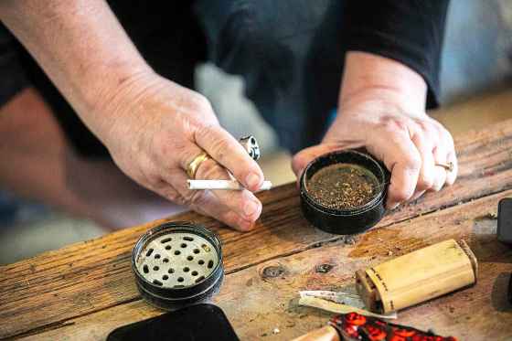 Canadians 65 and older are the fastest-growing demographic of cannabis users. Seniors also account for the highest percentage of first-time users. (Mikaela MacKenzie / Free Press)