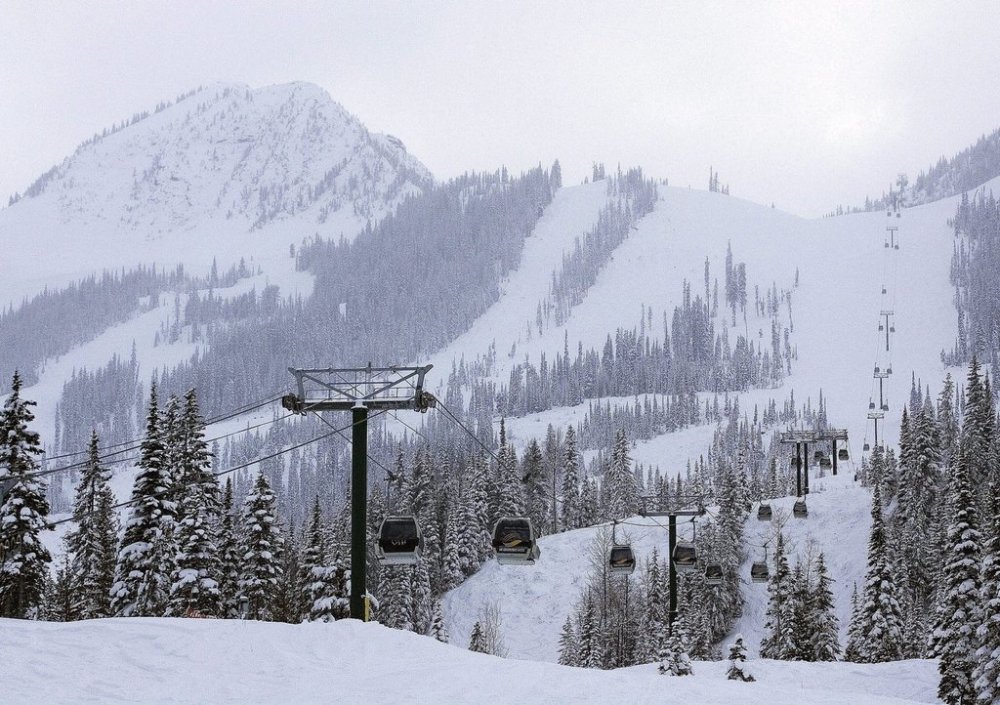 The Golden Eagle Express gondola at Kicking Horse Mountain Resort Golden, B.C. is shown on Wednesday Feb. 25, 2009. THE CANADIAN PRESS/Jeff Bassett