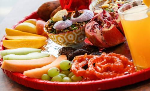 JOHN WOODS / FREE PRESS FILES
                                Three local organizations are encouraging Muslims and non-Muslims to join in a &ldquo;sawa&rdquo; or &ldquo;together&rdquo; potluck iftar on March 8.