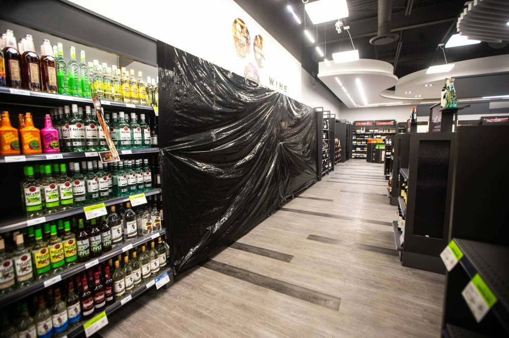 Mikaela MacKenzie/ Free Press files
U.S. alcohol won't return to Liquor Marts until the tariff threats are dropped completely, not simply paused, the premier said.