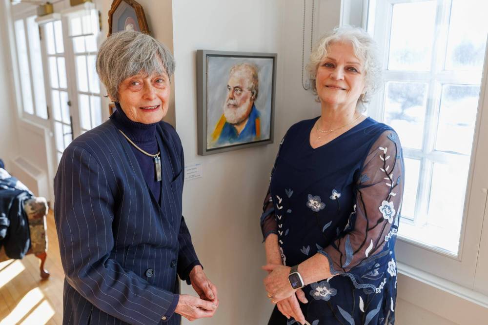 MIKE DEAL / FREE PRESS
Elizabeth Sellors (left) and Kristina Ryan had planned the exhibition with creative partner Daniel Roscoe (centre, painted by Sellors) before he was diagnosed with cancer in December.