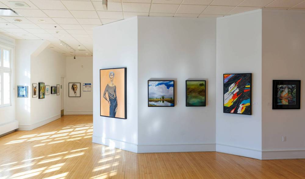 MIKE DEAL / FREE PRESS
Memories: Artwork by the Urban Art Group is on until May 25 at Assiniboine Park’s Pavilion Galleries.
