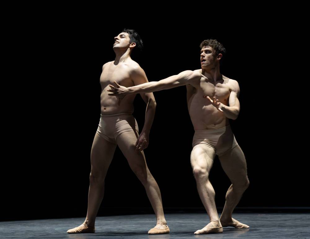 MARK RASH PHOTO
Logan Savard (left) as Dr. Henry Jekyll and Stephan Azulay as Mr. Edward Hyde in the ballet’s mesmerizing final pas de deux.