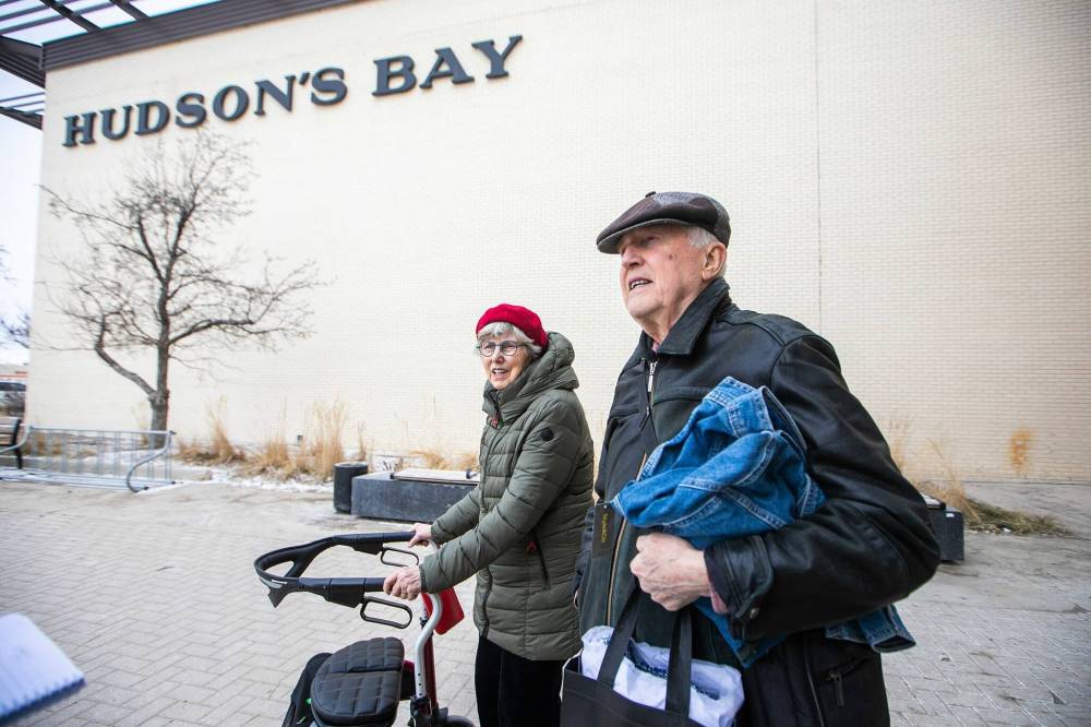 MIKAELA MACKENZIE / FREE PRESS
Bob and Beverley Barr say they’re discouraged by ‘racks and racks’ of discounted items at the Polo Park location.