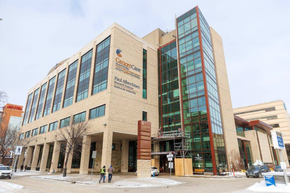 MIKE DEAL / FREE PRESS FILES
According to a December 2024 memo, CancerCare Manitoba recommended community cancer care program directors and managers stop using B. Braun Cyto-Set lines in early 2025.