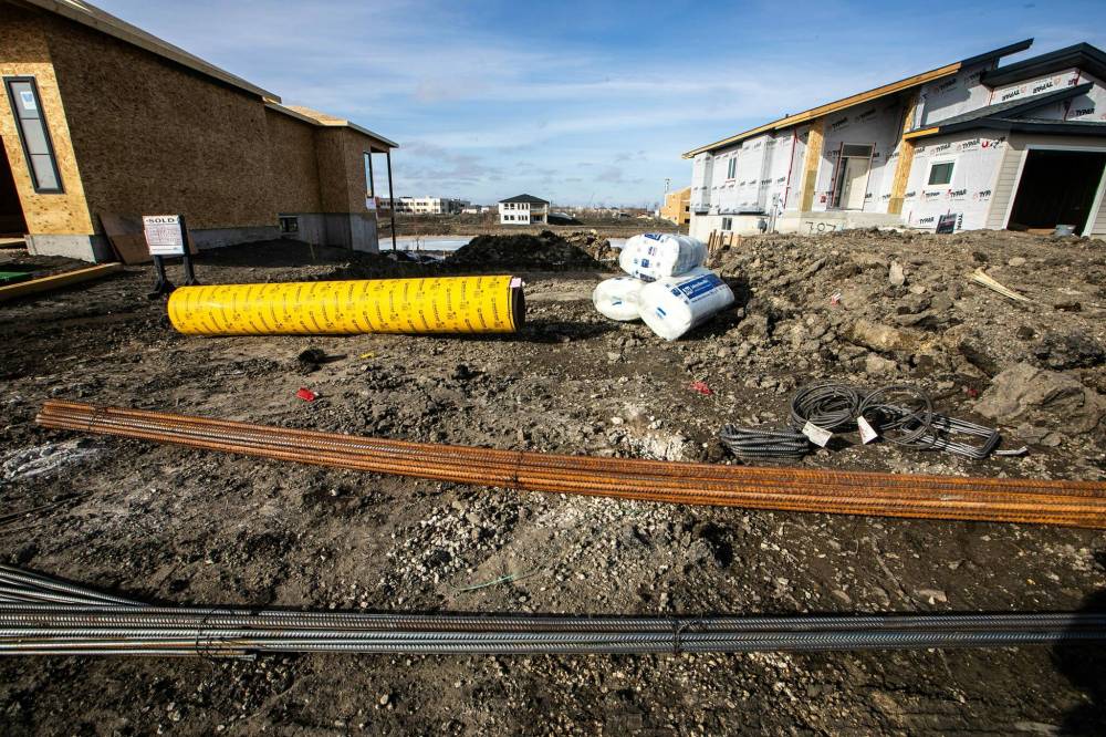 MIKAELA MACKENZIE / FREE PRESS
Average home prices have risen drastically since the COVID-19 pandemic; a typical 2,400-square-foot home cost $65,000 more to build last year than in 2019, a Canadian Home Builders’ Association survey found.