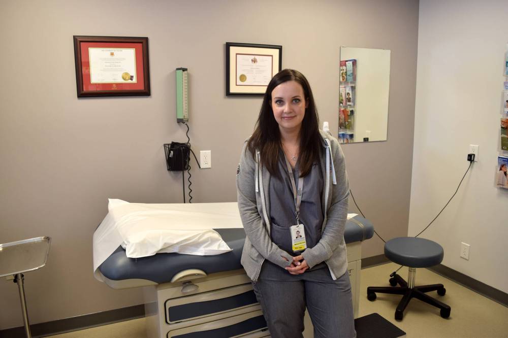 CHRIS KITCHING /FREE PRESS FILES
Dr. Nichelle Desilets runs a family practice at the Beautiful Plains Community Medical Clinic in Neepawa. She estimates she and her colleagues write between five and 10 sick notes per week