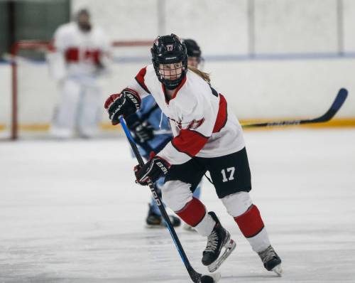 JOHN WOODS / FREE PRESS FILES
                                The Glenlawn Lion’s Vayda Rigaux moved from second place in last year’s coaches poll to the No.1 spot. Rigaux racked up 48 points this regular season in the Manitoba Women’s High School Hockey League.