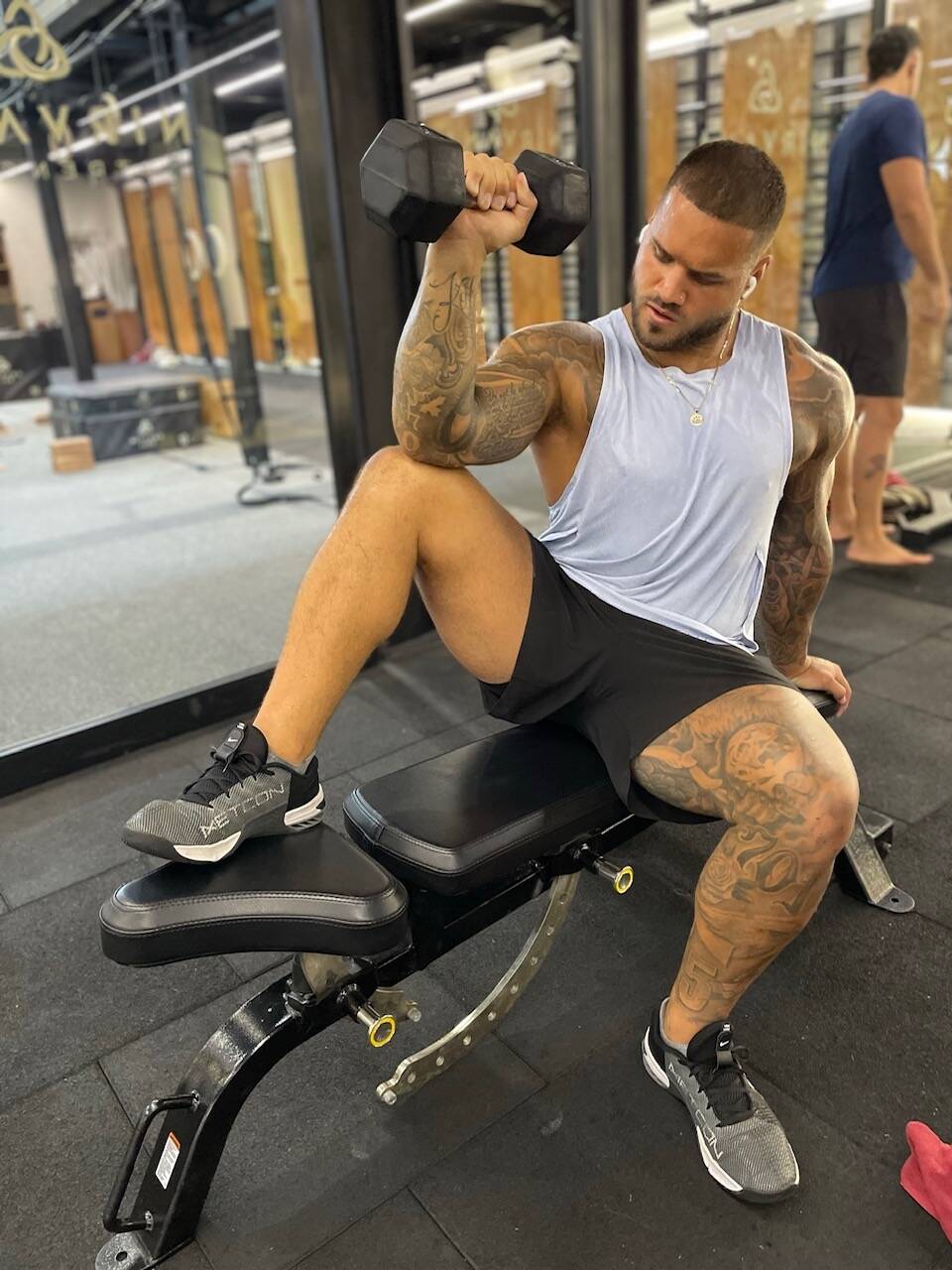 TAYLOR ALLEN / WINNIPEG FREE PRESS
Brady Oliveira hits the weight room at Nirvana Life Fitness and Wellness Club in Bali, Indonesia.