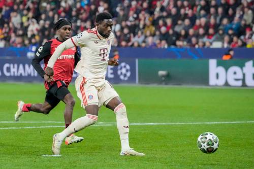MARTIN MEISSNER / THE ASSOCIATED PRESS FILES
                                Bayern Munich is none to pleased their star player Alphonso Davies suffered a season-ending ACL injury while representing Canada.