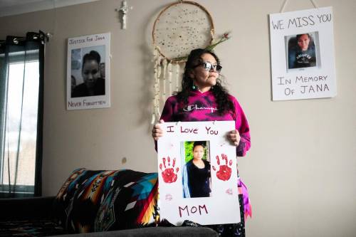 MIKAELA MACKENZIE / FREE PRESS
                                &lsquo;I can&rsquo;t have peace unless I know. I want to know who did that to her,&rsquo; says Jana&rsquo;s mother Charlene Williams.