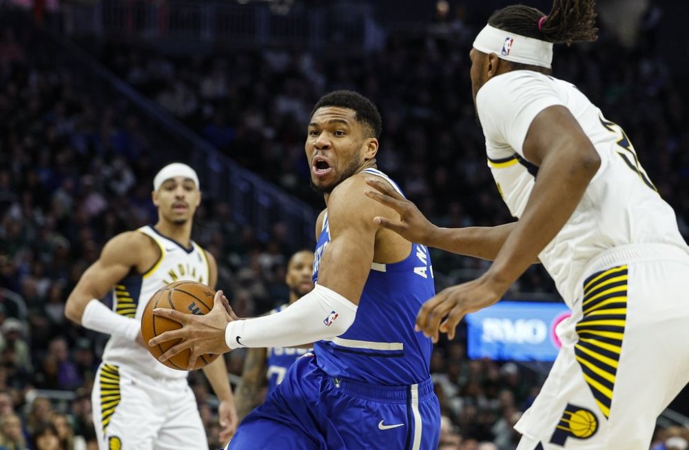 Milwaukee Bucks' Giannis Antetokounmpo (34) drives against the Indiana Pacers during the first half of an NBA basketball game Saturday, March 15, 2025, in Milwaukee. (AP Photo/Jeffrey Phelps)