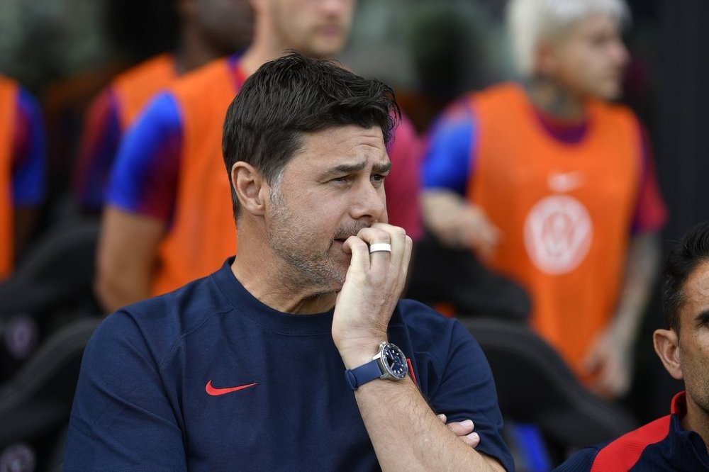 FILE - United States coach Mauricio Pochettino watches his team walk on the field before playing an international friendly soccer game against Venezuela, Saturday, Jan 18, 2025, in Fort Lauderdale, Fla. (AP Photo/Michael Laughlin,File)
