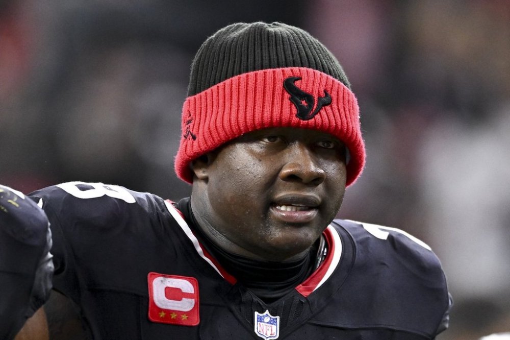 FILE - Houston Texans offensive tackle Laremy Tunsil (78) walks off the field at the end of the first half of an NFL wild-card playoff football game against the Los Angeles Chargers, Saturday, Jan. 11, 2025, in Houston The Texans defeated the Chargers 32-12. (AP Photo/Maria Lysaker, File)