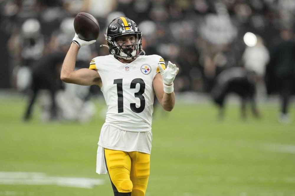 FILE - Pittsburgh Steelers wide receiver Scotty Miller warms up before an NFL football game against the Las Vegas Raiders, Oct. 13, 2024, in Las Vegas. (AP Photo/John Locher, file)