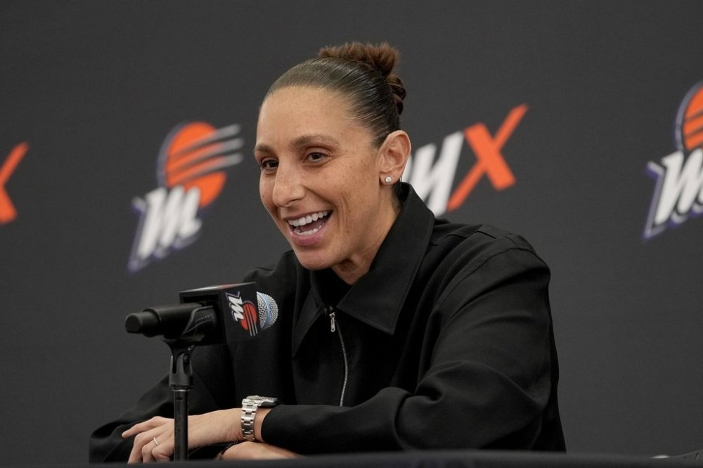 Former Phoenix Mercury player Diana Taurasi speaks during her retirement news conference, Thursday, March 13, 2025, in Phoenix. (AP Photo/Matt York)