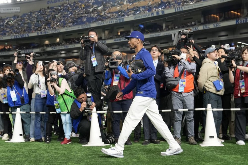 dodgers-mookie-betts-still-struggling-with-illness-status-for-opening