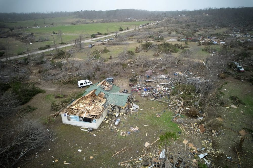 Destruction from a severe storm is seen Saturday, March 15, 2025, in Wayne County, Mo. (AP Photo/Jeff Roberson)