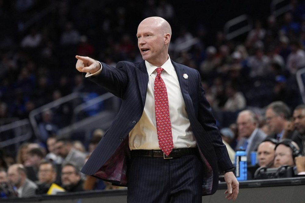Maryland head coach Kevin Willard reacts during the first half in the Sweet 16 of the NCAA college basketball tournament game against Florida, Thursday, March 27, 2025, in San Francisco. (AP Photo/Godofredo A. Vásquez)