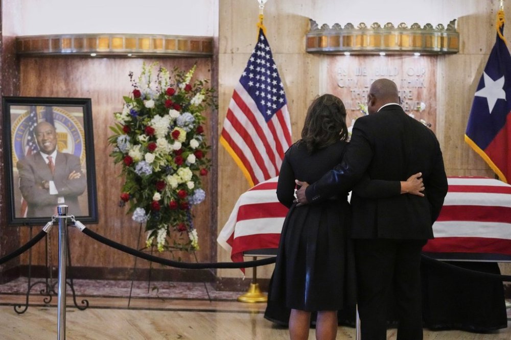 People pay their respects as the remains of U.S. Rep. Sylvester Turner of Texas lie in state at Houston City Hall on Tuesday, March 11, 2025, in Houston. (AP Photo/Ashley Landis)