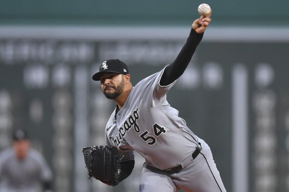 Chicago White Sox's Martín Pérez delivers a pitch to a Boston Red Sox batter in the first inning of a baseball game, Friday, April 18, 2025, in Boston. (AP Photo/Steven Senne)