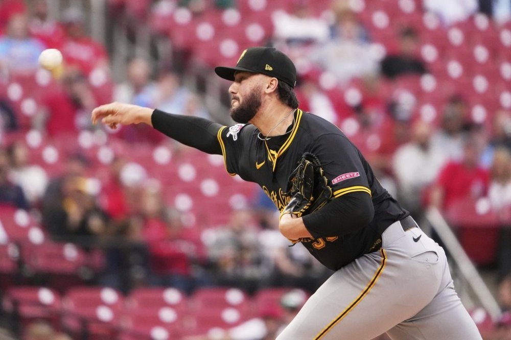 Pittsburgh Pirates starting pitcher Paul Skenes throws during the first inning of a baseball game against the St. Louis Cardinals Tuesday, May 6, 2025, in St. Louis. (AP Photo/Jeff Roberson)