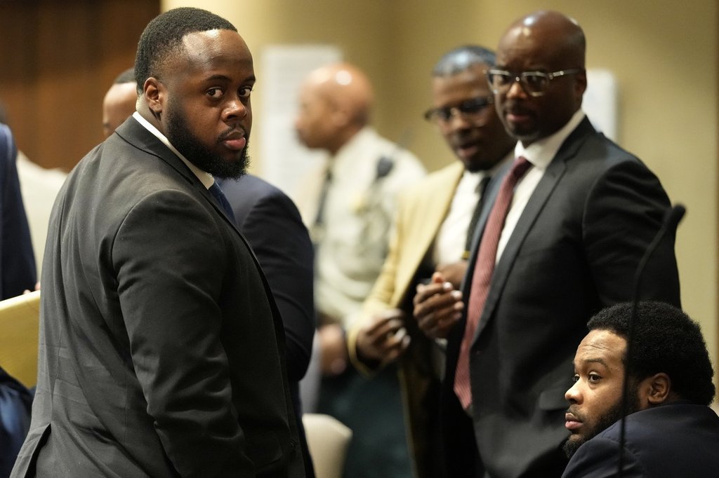 Jury begins deliberating fate of 3 former Memphis officers charged in ...