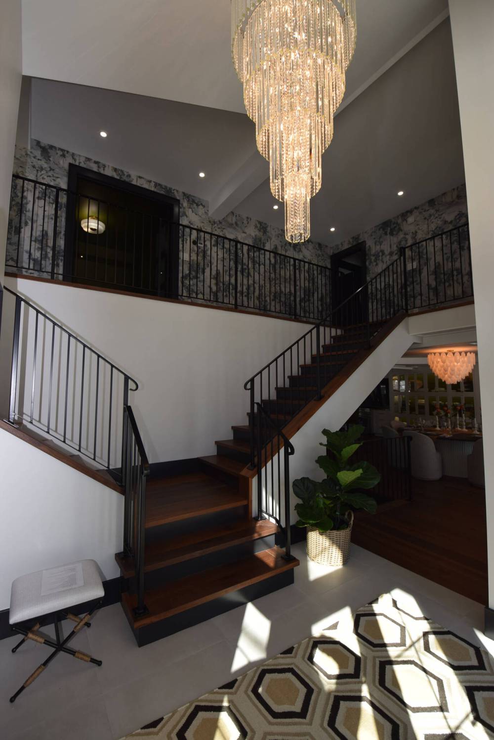 TODD LEWYS / FREE PRESS
It takes a minute or two to absorb all the finery in the stunning foyer, including its two-way staircase, crystal chandelier and soaring ceiling.