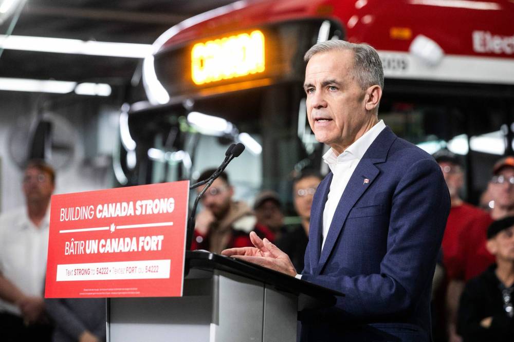 MIKAELA MACKENZIE / FREE PRESS
Liberal Leader Mark Carney speaks during the press conference at New Flyer Industries in Winnipeg on Tuesday.