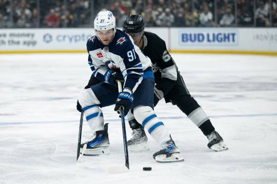Cole Perfetti (left) is close to reaching 50 points. (Kyusung Gong / The Associated Press files)
