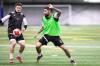 MIKAELA MACKENZIE / FREE PRESS
                                Valour&rsquo;s Shaan Hundal (right) and Bruno Figueiredo fight for the ball during practice on Wednesday.