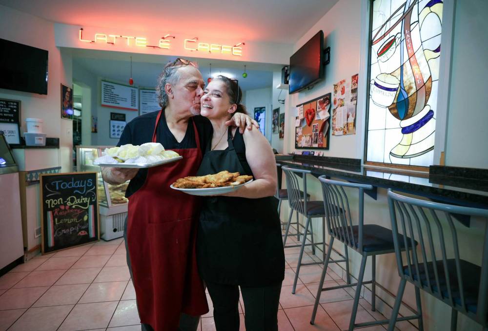 Ruth Bonneville / Free Press
Maria Pepe, right, and husband Michael Pepe, co-owners of Nucci’s Gelati in Winnipeg’s Little Italy neighbourhood.