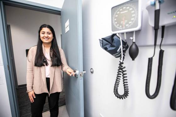 Dr. Shiza Pirzad said her background has helped connect with community members who visit the clinic. (Mikaela MacKenzie / Free Press)
